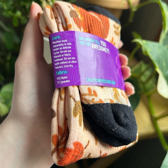 Compression Socks Squirrel Pattern - Picture 2 of 4